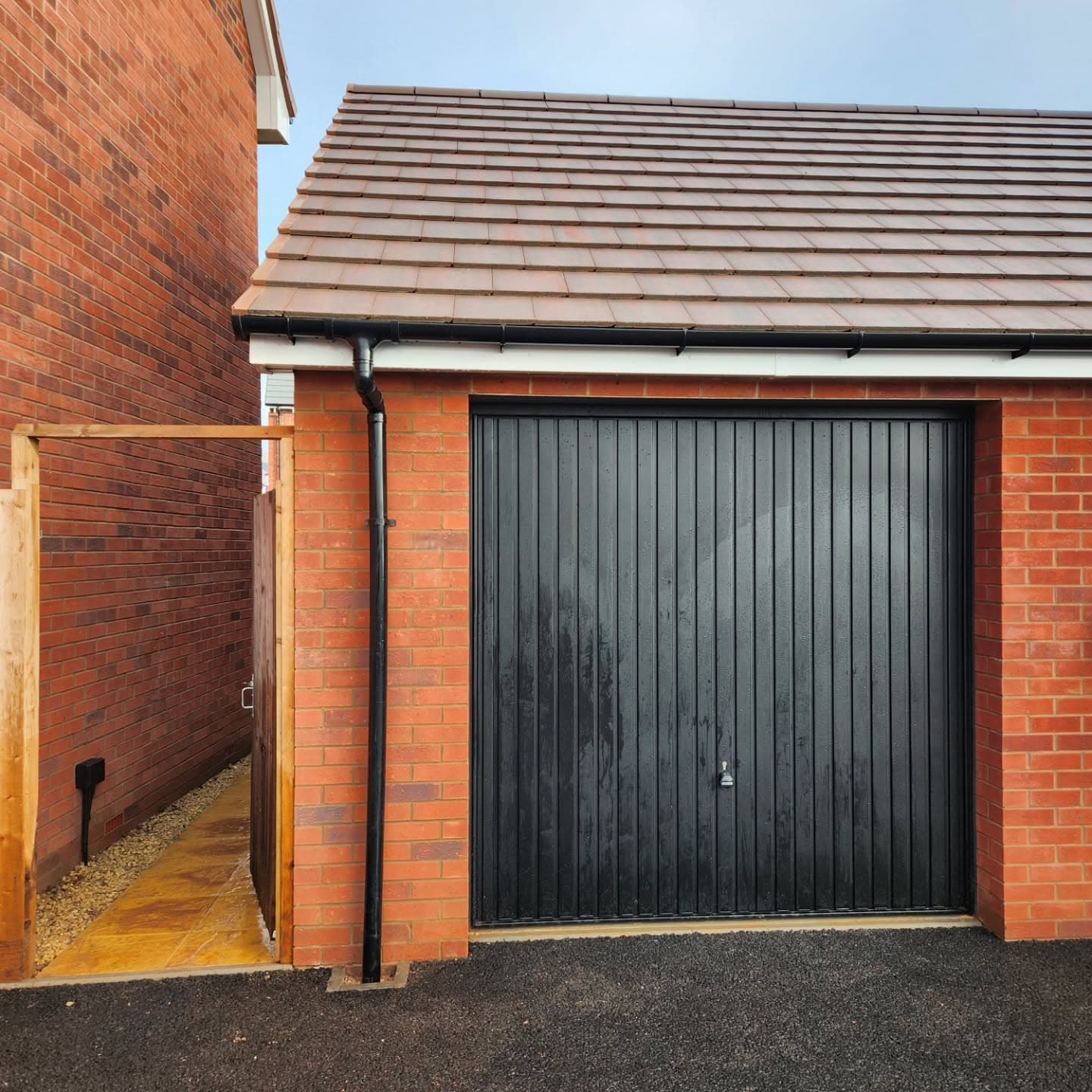 Archangel Close Garage Reconstruction gallery image 1